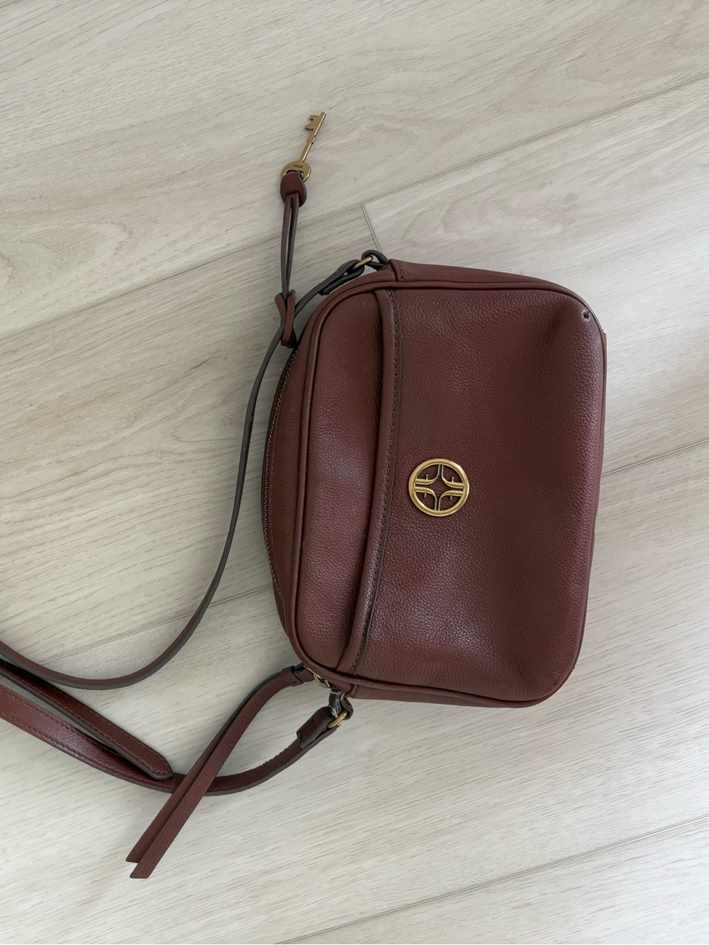 Brown Leather Fossil Crossbody Bag - Sleek Everyday Carry